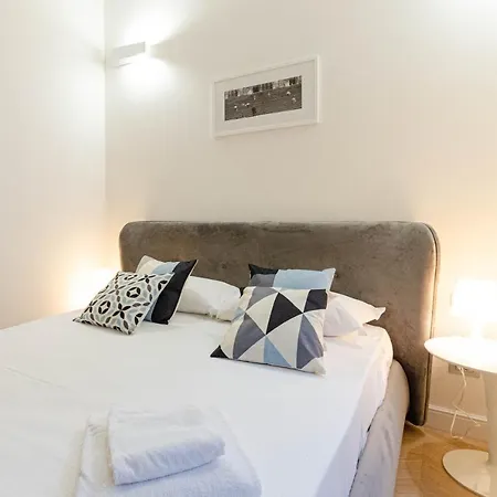 Suite Sant'Ambrogio, Universita Cattolica